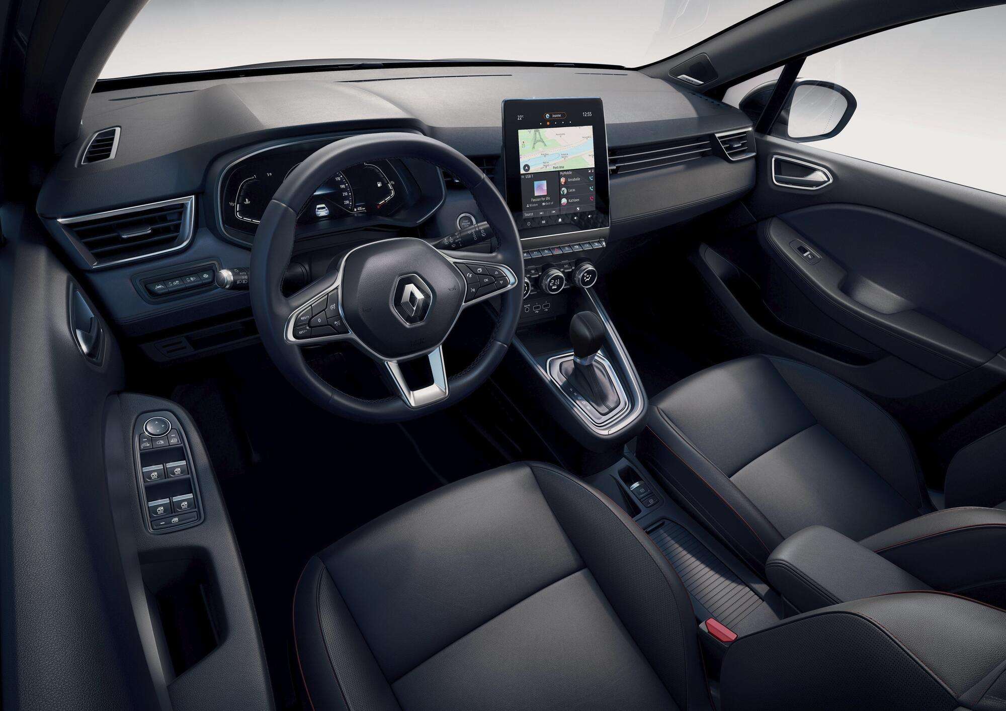 Renault Clio Innenraum mit Sicht auf Cockpit
