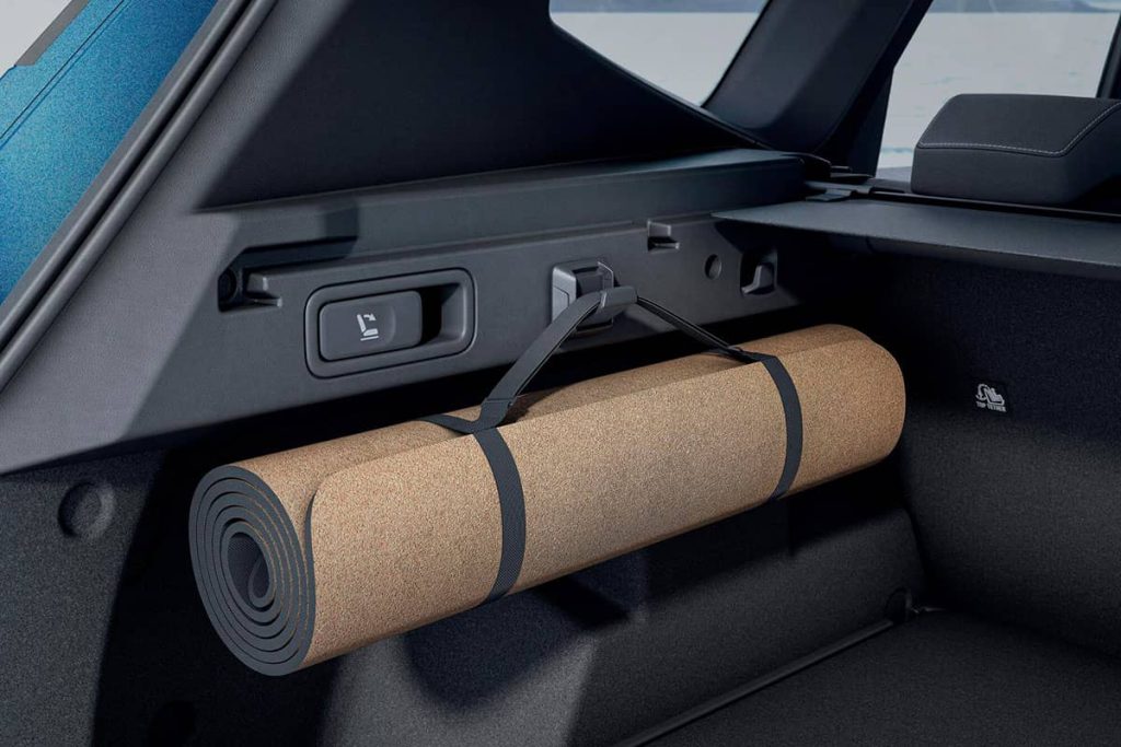 Der Dacia Bigster Kofferraum mit Staufläche bei RRG.