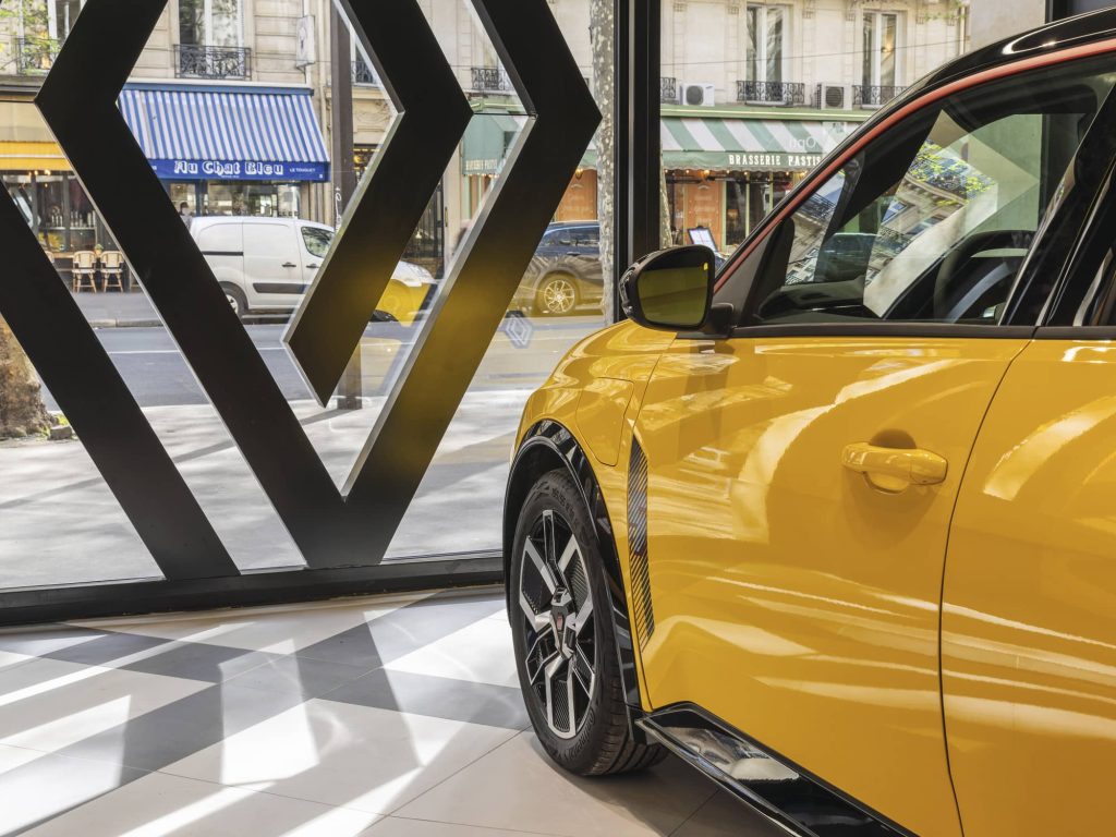 Renault R5 im Renault Shop in Paris