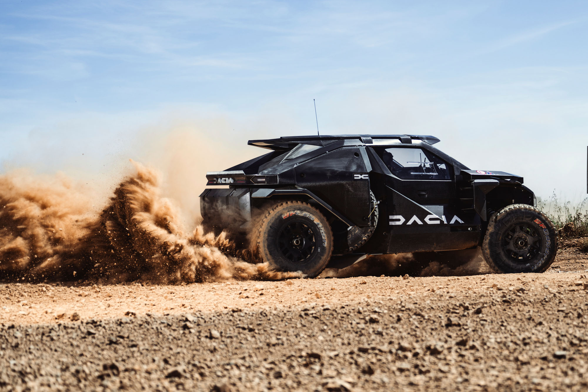 Dacia Sandrider wirbelt viel Staub auf