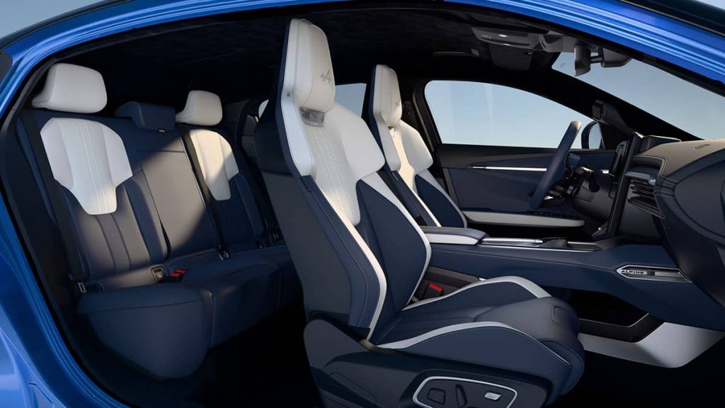 Alpine A390 im Querschnitt mit Sicht auf die Sitze