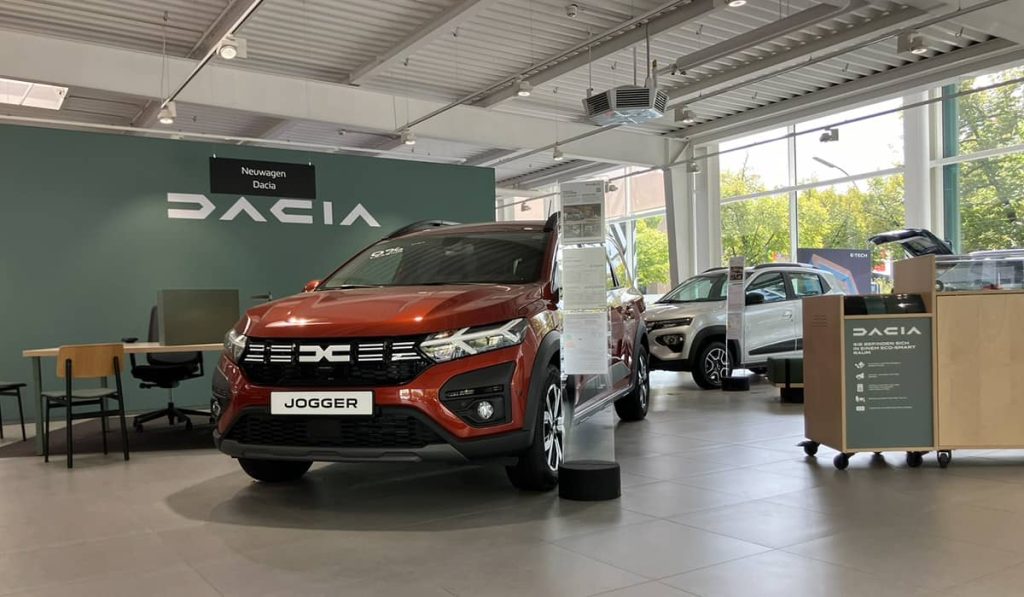 Dacia Berlin Pankow Jogger im Showroom