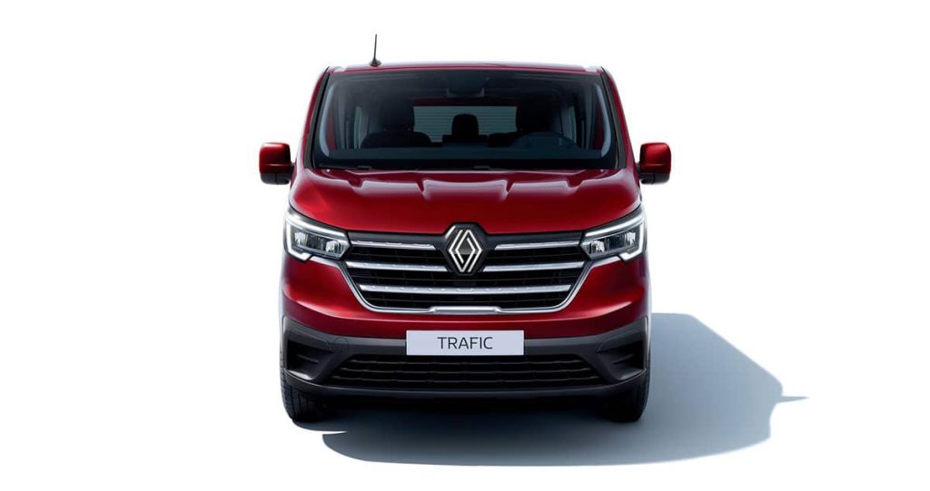 Renault Trafic Combi Frontansicht in rot