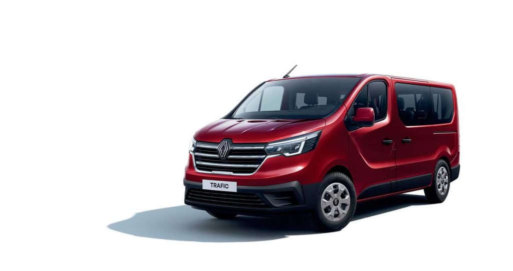 Renault Trafic Combi in rot