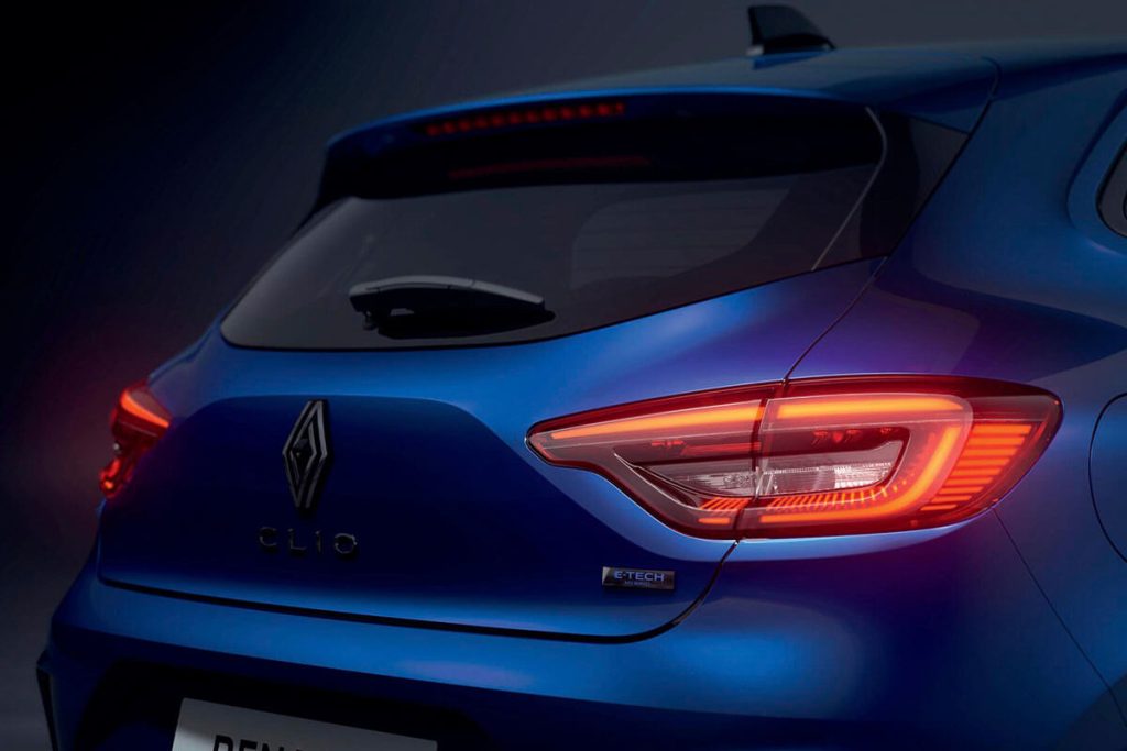 Renault Clio V in blau Rückansicht