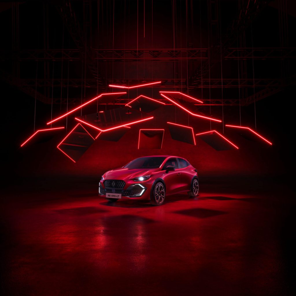 Der Renault Clio in der vorderen Ansicht bei RRG.