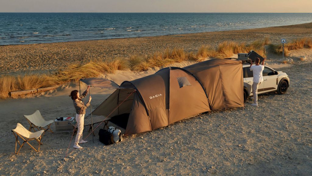 Dacia Jogger mit dem Camping Zelt