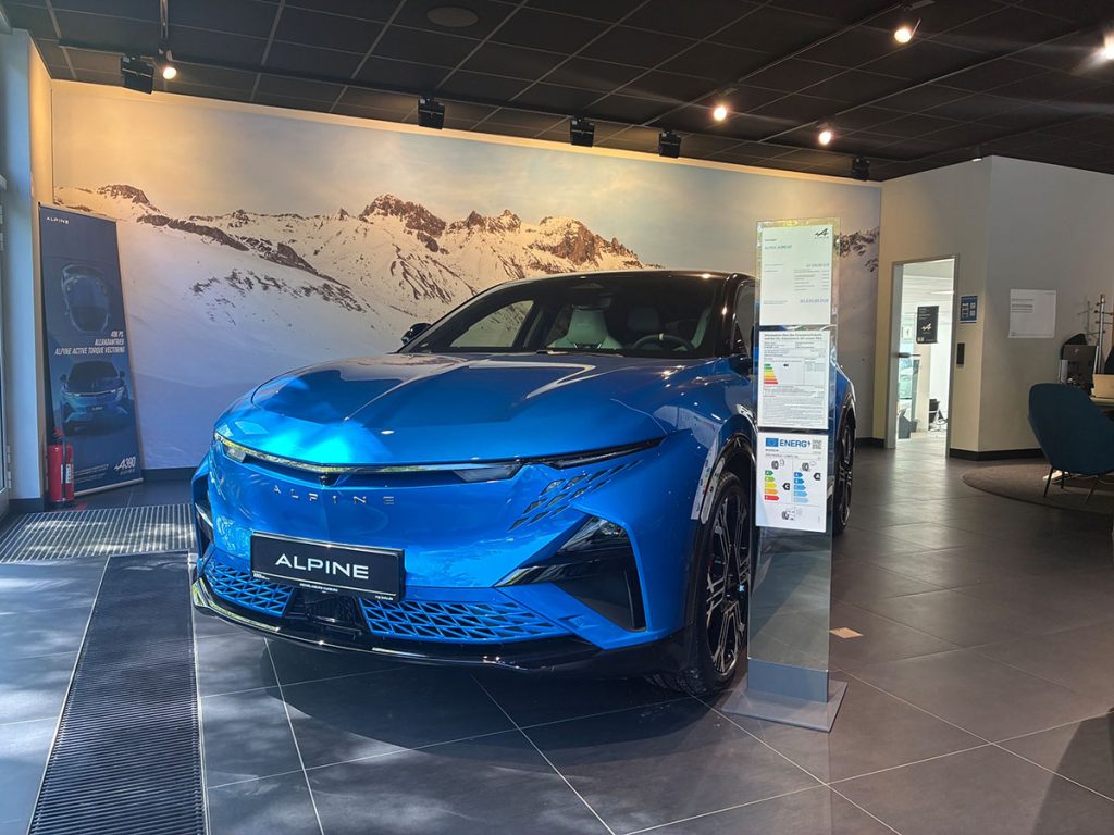 Alpine Store Hamburg A390