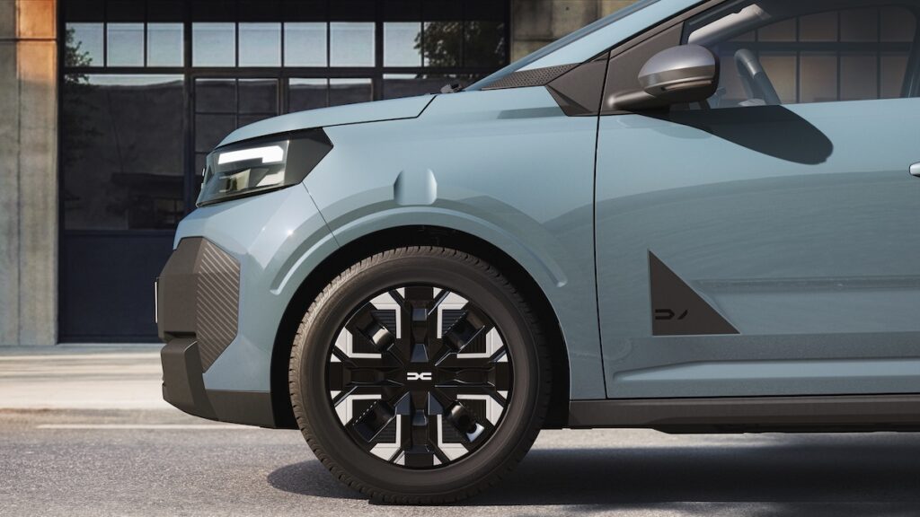 Der neue Dacia Spring mit 16-Zoll-Stahlräder und Dacia Logo bei RRG!