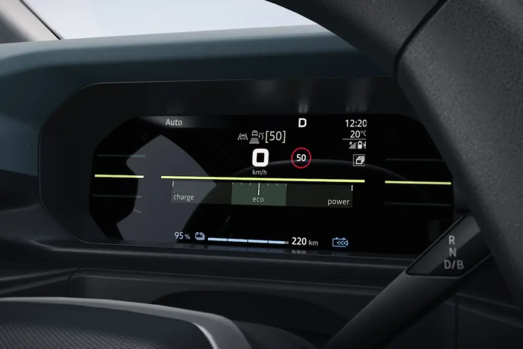 Das digitale 7-Zoll-Fahrinfodisplay des Dacia Spring.